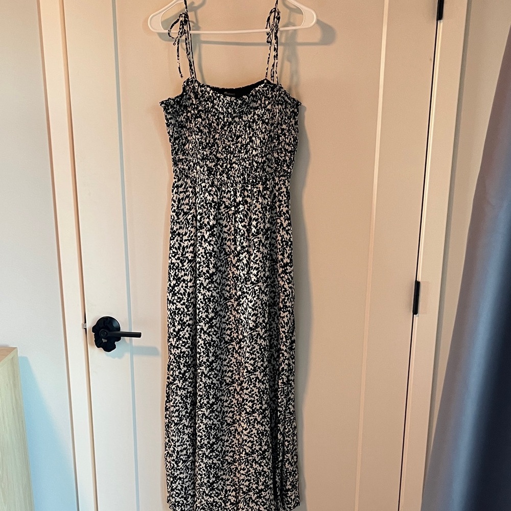 Elegant Black and White Floral Maxi Dress